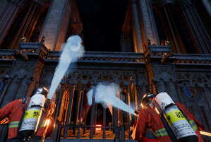 Фотография VR-квеста Save Notre-Dame on Fire от компании Mir VR (Фото 4)